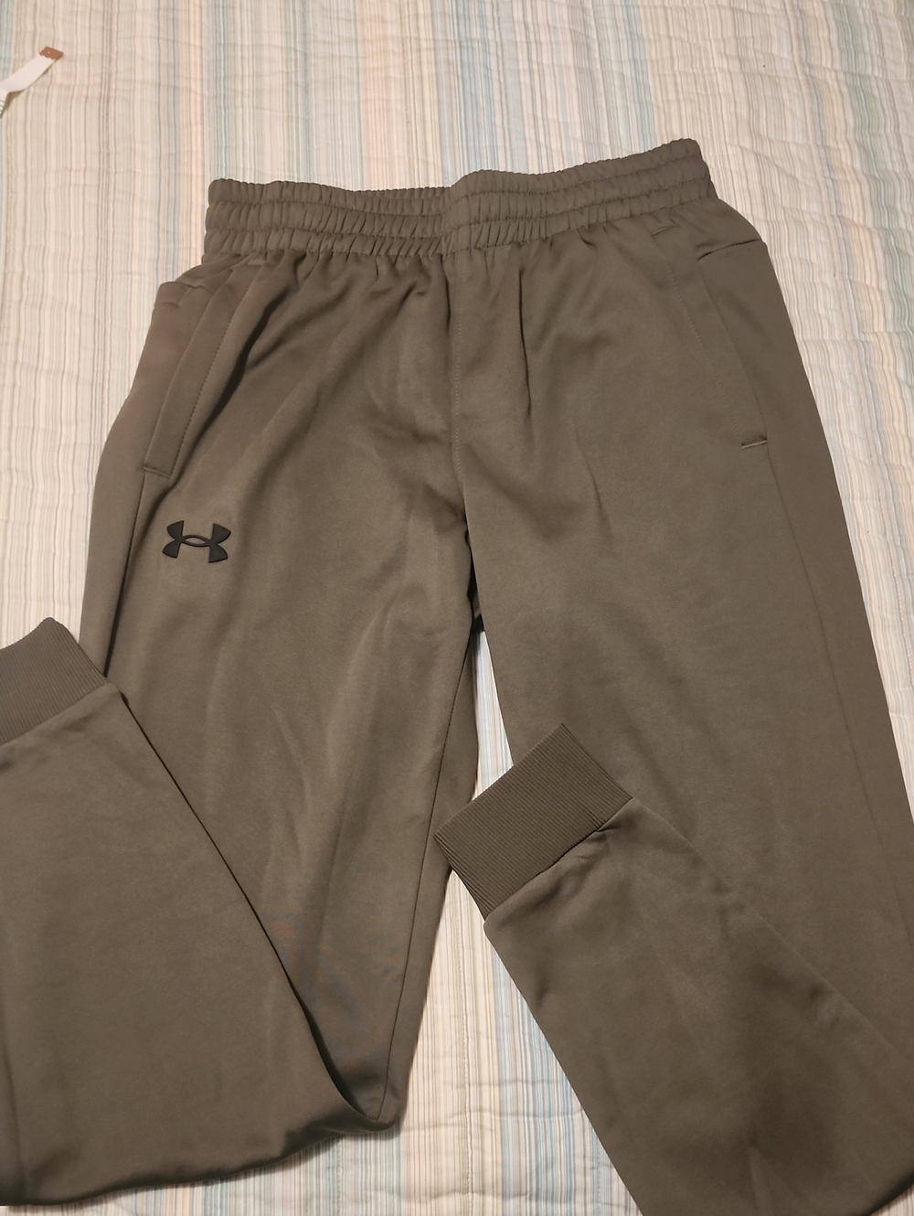 Under Armour Olive Green Women's Track Joggers. Say Mens But They Look Small.